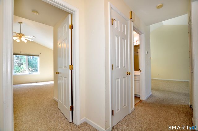 228 Castlewood Drive 228, Bloomfield, CT 06002