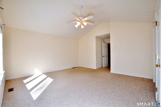 228 Castlewood Drive 228, Bloomfield, CT 06002