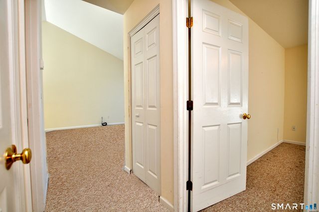 228 Castlewood Drive 228, Bloomfield, CT 06002