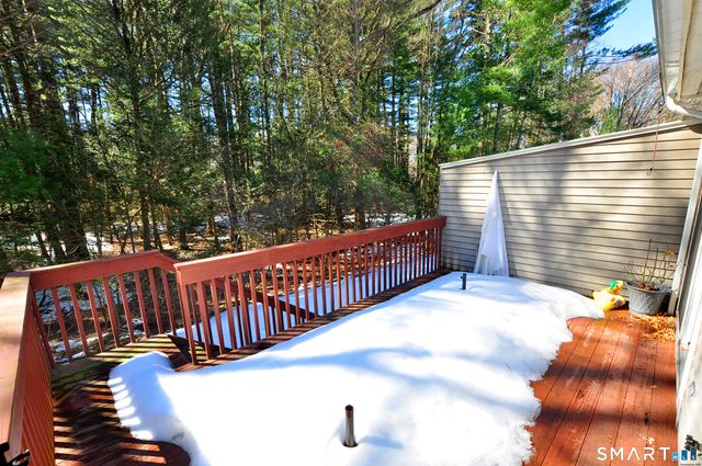 228 Castlewood Drive 228, Bloomfield, CT 06002