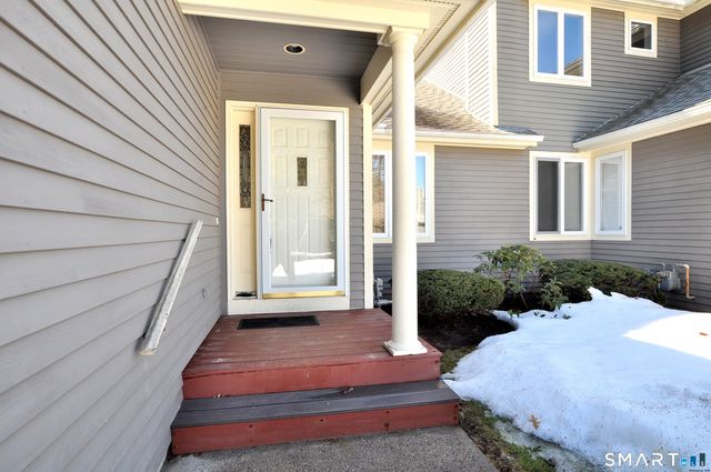 228 Castlewood Drive 228, Bloomfield, CT 06002