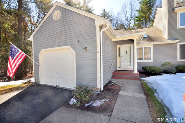 228 Castlewood Drive 228, Bloomfield, CT 06002