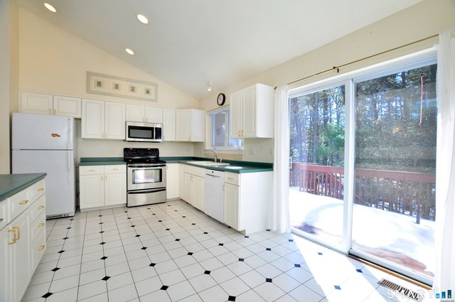 228 Castlewood Drive 228, Bloomfield, CT 06002