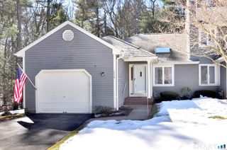 228 Castlewood Drive 228, Bloomfield, CT 06002