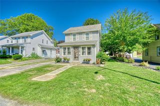 98 Keating Dr, Irondequoit, NY 14622