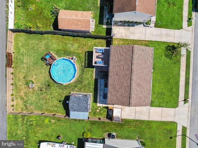1922 SUE CREEK DR, Essex, MD 21221