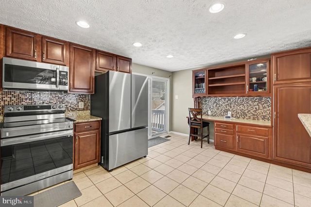 1922 SUE CREEK DR, Essex, MD 21221