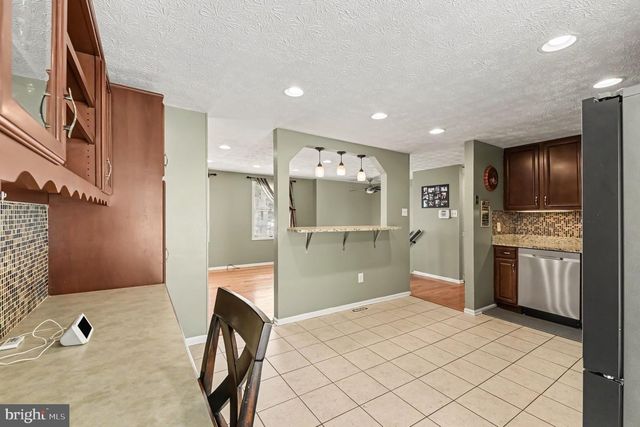 1922 SUE CREEK DR, Essex, MD 21221