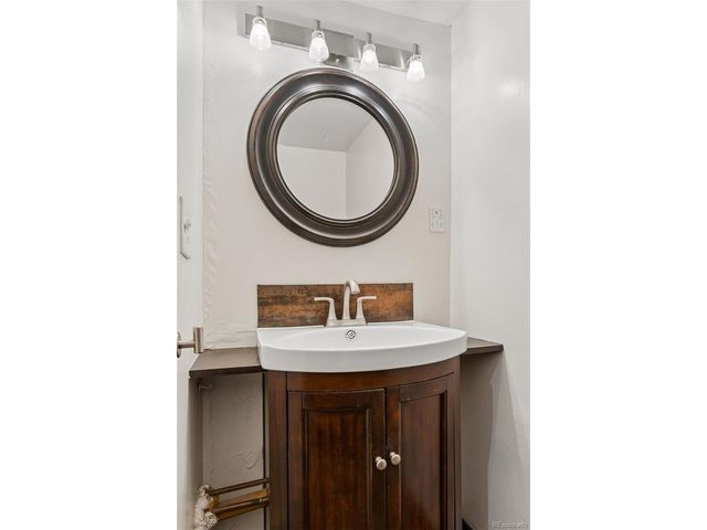 1233 N Ogden St 610, Denver, CO 80218