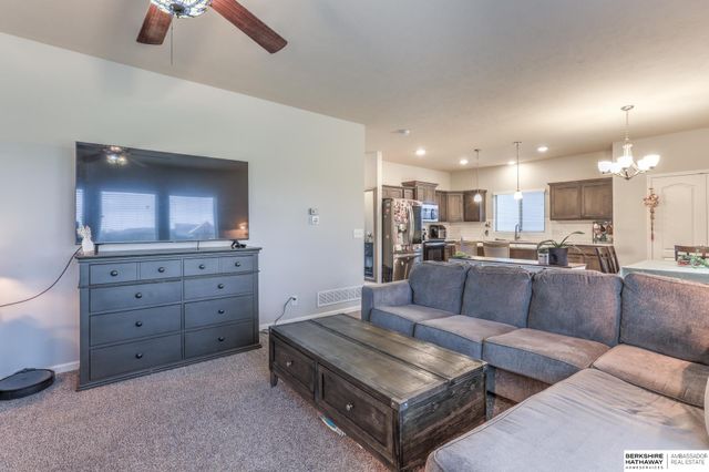 9403 S 176 Avenue, Omaha, NE 68136