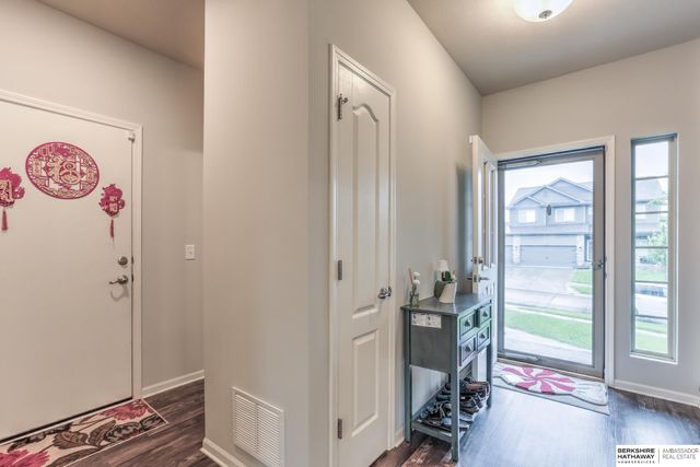 9403 S 176 Avenue, Omaha, NE 68136