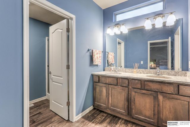 9403 S 176 Avenue, Omaha, NE 68136