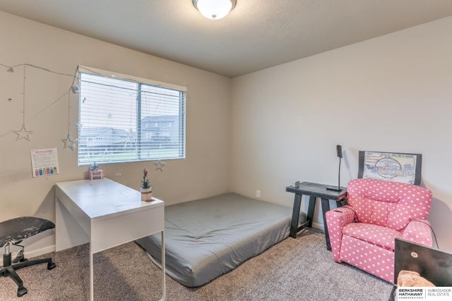 9403 S 176 Avenue, Omaha, NE 68136