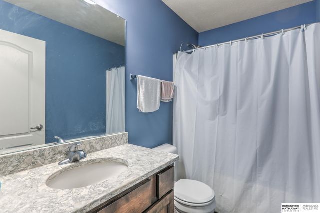 9403 S 176 Avenue, Omaha, NE 68136