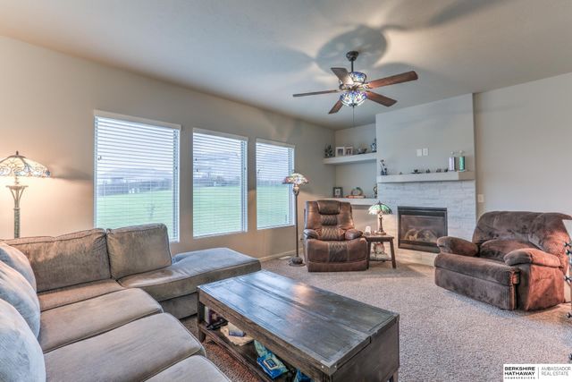 9403 S 176 Avenue, Omaha, NE 68136