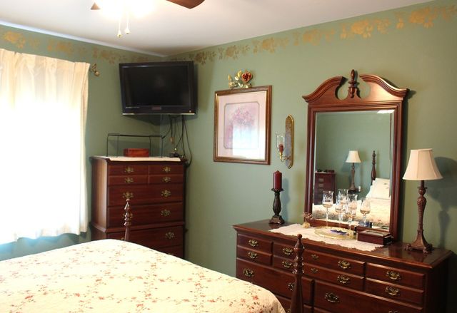 1517 N Walnut, Dover, OH 44622