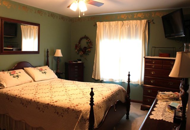 1517 N Walnut, Dover, OH 44622