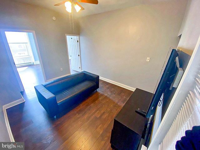 1613 W DIAMOND ST, Philadelphia, PA 19121
