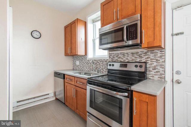 1613 W DIAMOND ST, Philadelphia, PA 19121