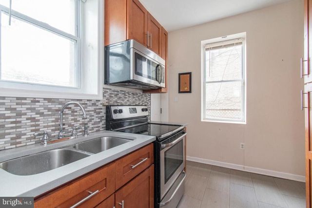 1613 W DIAMOND ST, Philadelphia, PA 19121