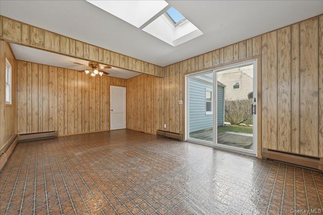 25 Peacock Lane, Levittown, NY 11756