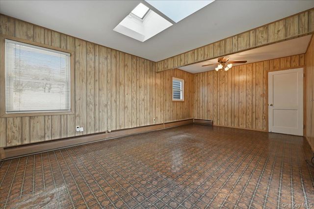 25 Peacock Lane, Levittown, NY 11756