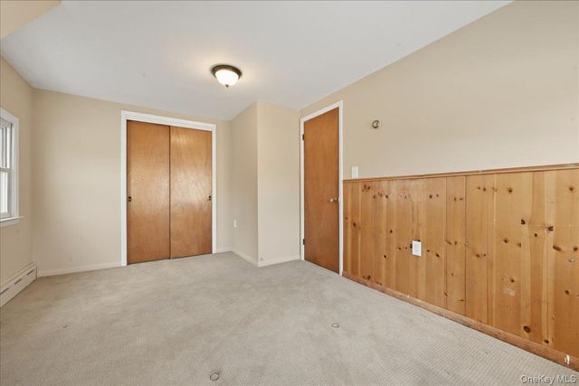 25 Peacock Lane, Levittown, NY 11756