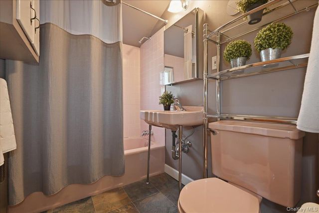 25 Peacock Lane, Levittown, NY 11756