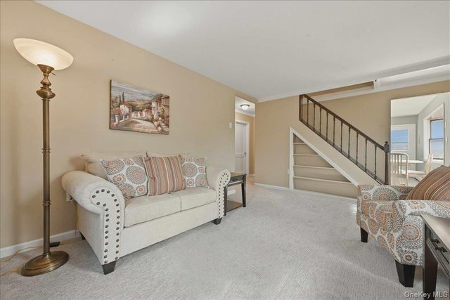 25 Peacock Lane, Levittown, NY 11756