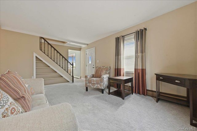 25 Peacock Lane, Levittown, NY 11756