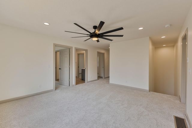 712 LINDBERG Drive, Council Bluffs, IA 51503