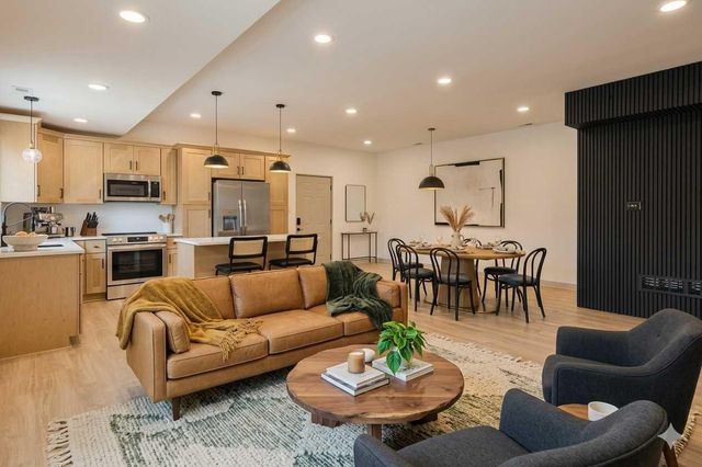 712 LINDBERG Drive, Council Bluffs, IA 51503