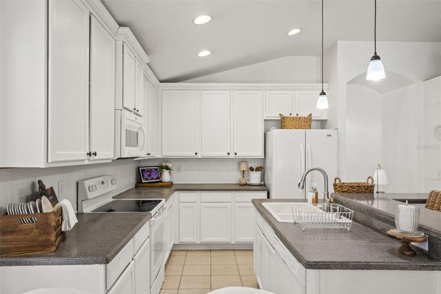 9556 SOUTHERN CHARM CIRCLE, Brooksville, FL 34613