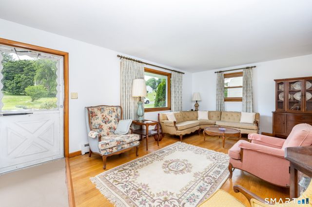 256 Pearl Lake Road, Waterbury, CT 06706