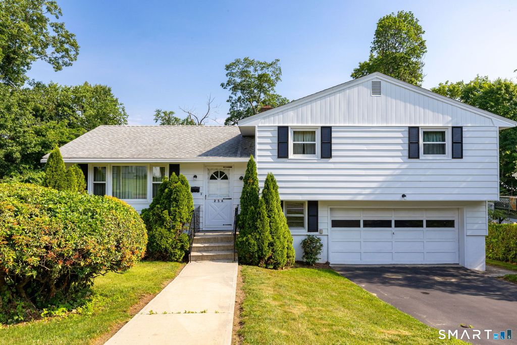 256 Pearl Lake Road, Waterbury, CT 06706