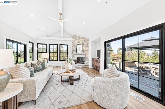 2808 Gray Fox Ct, Pleasanton, CA 94566