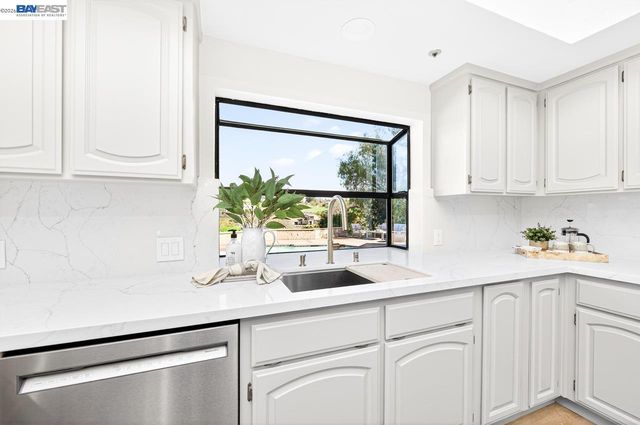 2808 Gray Fox Ct, Pleasanton, CA 94566