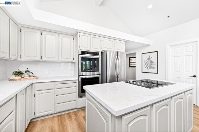 2808 Gray Fox Ct, Pleasanton, CA 94566