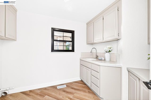 2808 Gray Fox Ct, Pleasanton, CA 94566