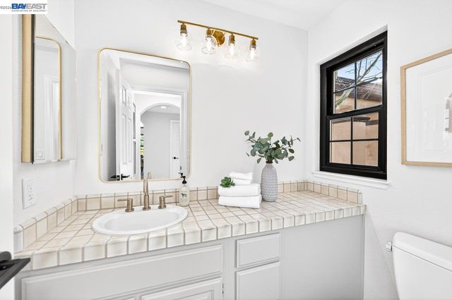 2808 Gray Fox Ct, Pleasanton, CA 94566