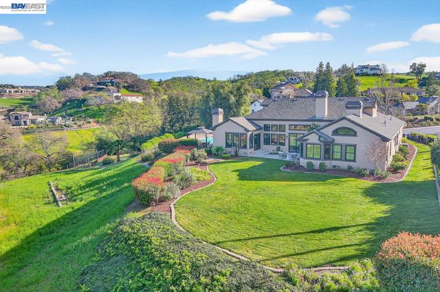 2808 Gray Fox Ct, Pleasanton, CA 94566