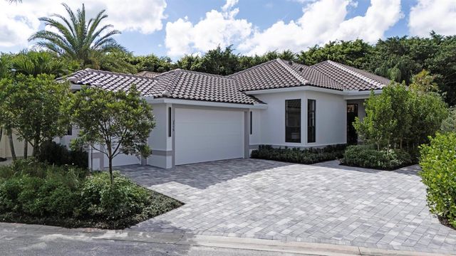 2579 Players Court, Wellington, FL 33414
