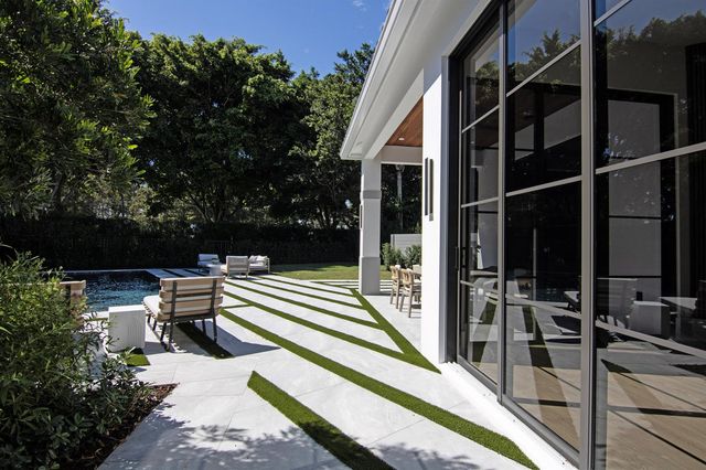 2579 Players Court, Wellington, FL 33414
