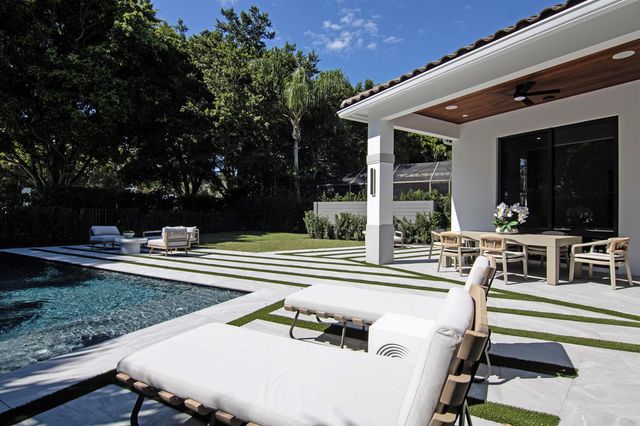 2579 Players Court, Wellington, FL 33414