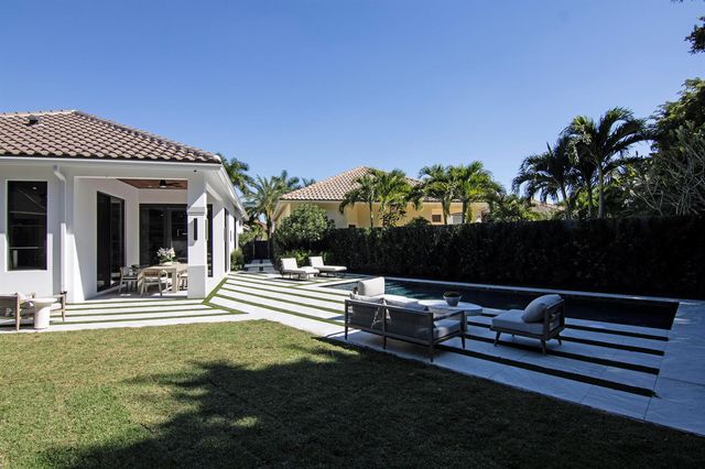 2579 Players Court, Wellington, FL 33414