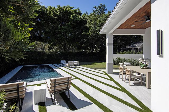 2579 Players Court, Wellington, FL 33414