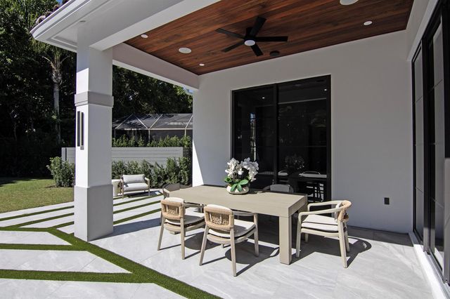 2579 Players Court, Wellington, FL 33414