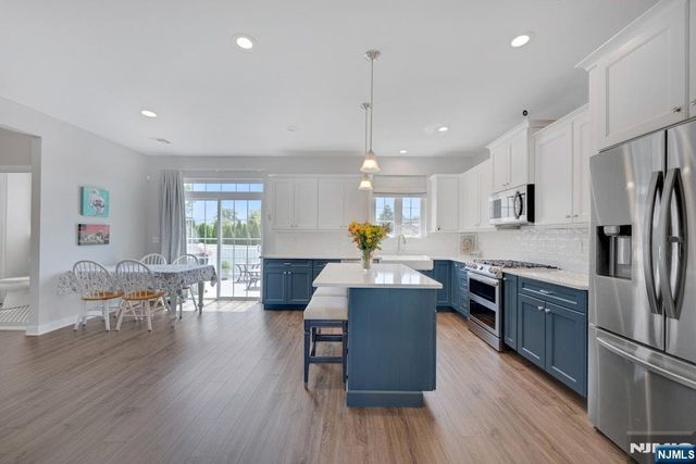 10 Bares Court, Little Ferry, NJ 07643