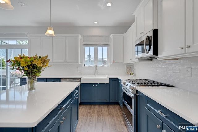 10 Bares Court, Little Ferry, NJ 07643