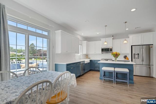 10 Bares Court, Little Ferry, NJ 07643
